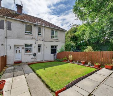2 bedroom ground floor flat to rent - Photo 2
