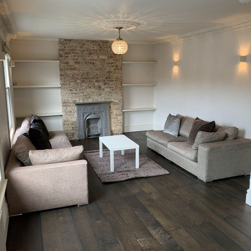 2 Bed Flat, Birkbeck Road, W3 - Photo 1