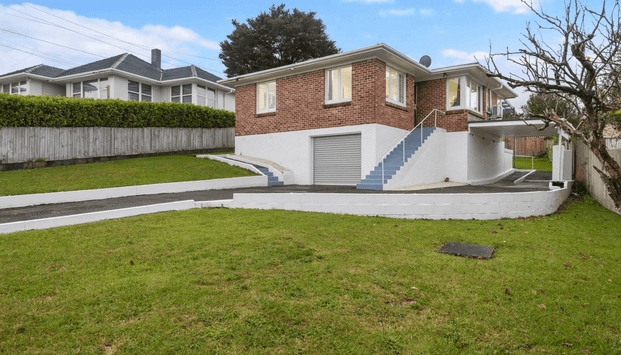 Three bedroom home! - Photo 1