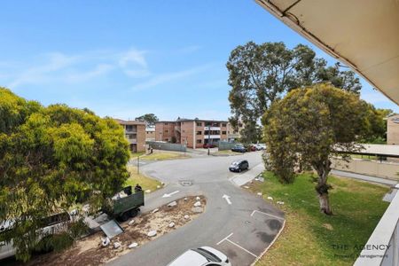 Modern Furnished One Bedroom Apartment in the Heart of Rivervale - Perfect for a Cozy Lifestyle! - Photo 3