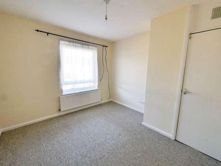 Hereward Road, Cirencester, GL7 - Photo 2