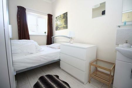 4 bedrooms House for Sale - Photo 3