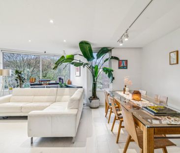 3 bedroom flat to rent - Photo 2