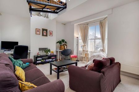 2 bedroom maisonette to rent - Photo 2