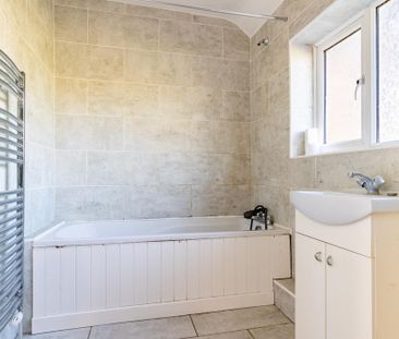 3 bedroom terraced house to rent - Photo 4