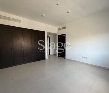 EXTENDED 2 BEDS + MAID | VACANT | SPACIOUS LAYOUT - Photo 3