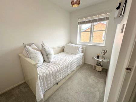 2 bedroom end of terrace house to rent - Photo 4