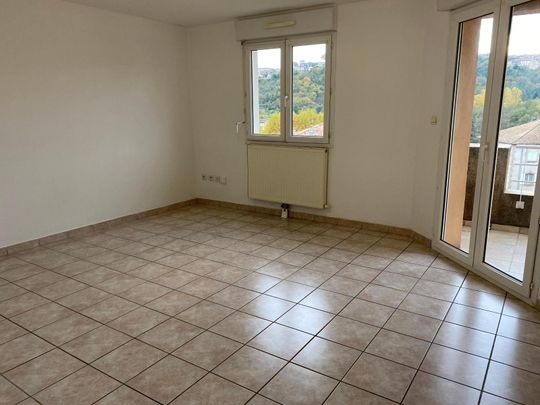 Location Appartement 2 pièces 49m² UCEL 07200 - Photo 1