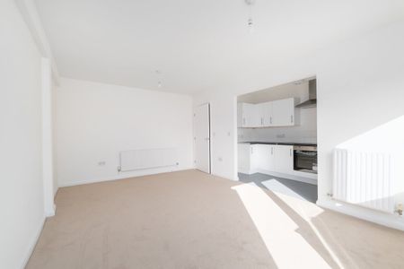 2 bedroom flat to rent - Photo 2