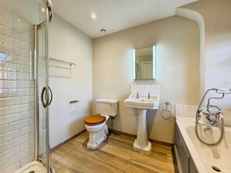 Bumblebee Cottage, Blowhorn Street, Marlborough, Marlborough, SN8 - Photo 5