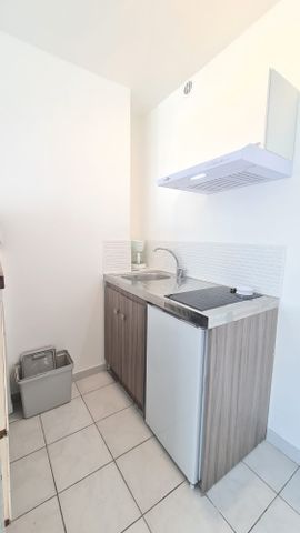 Location Appartement 1 pièce 18m² LE HAVRE 76600 - Photo 4