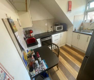 House share to rent - Photo 2