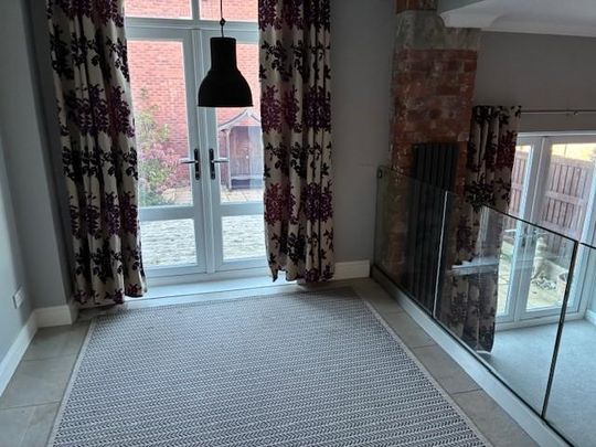 3 bedroom townhouse to rent - Photo 1