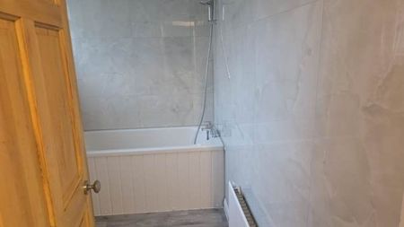 3 Bed Detached House, Bankfoot Walk, M8 - Photo 5