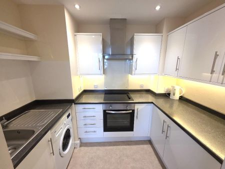 2 bedroom flat to rent - Photo 2