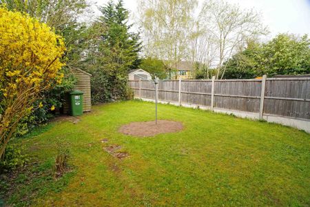 3 bedroom apartment to rent - Photo 2