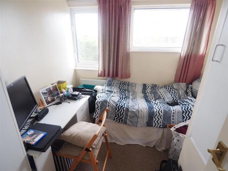 6 bedroom end of terrace house to rent - Photo 5