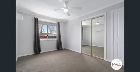 QUIET COURT LOCATION! - Photo 4