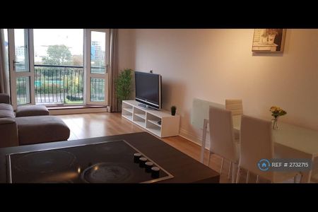 2 bedroom flat to rent - Photo 4