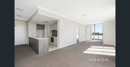 Stylish Apartment in a Prime Baulkham Hills Location - Photo 2