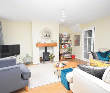 2 bedroom semi-detached house to rent - Photo 2