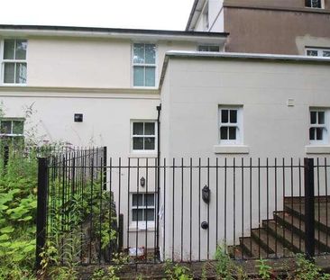 Scarsdale, Priory Road, Malvern, WR14 - Photo 4