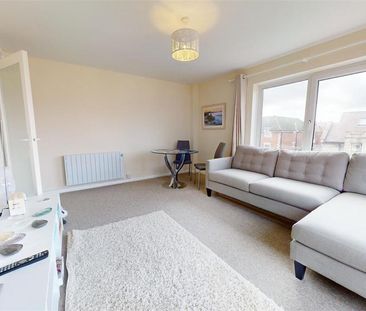 2 bedroom flat to rent - Photo 2