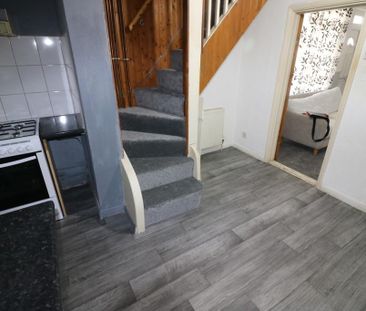 2 bedroom end of terrace house to rent - Photo 6