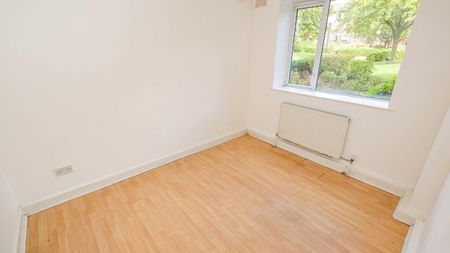 Redmires Court, Salford - Photo 5