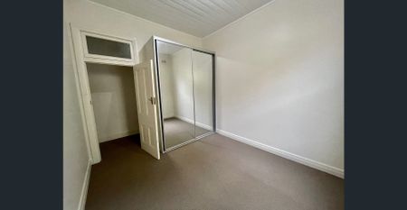 SPACIOUS FAMILY HOME! - Photo 5