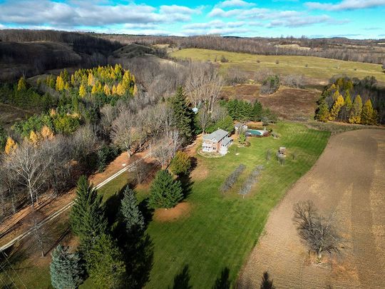 For Lease - 686487 Sideroad 19 Side Road, Blue Mountains, Ontario - Photo 1