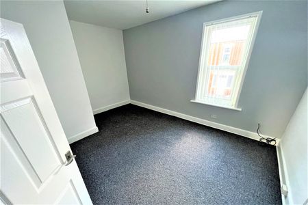 2 bed flat to rent in Collingwood Street, South Shields, NE33 - Photo 5