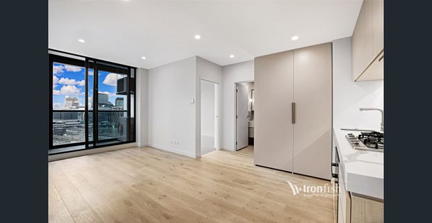 Safest Building in CBD with 24 hours concierge! - Photo 1