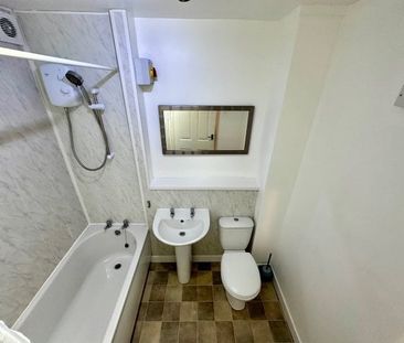 Farnham Court, Loughborough, LE12 - Photo 4
