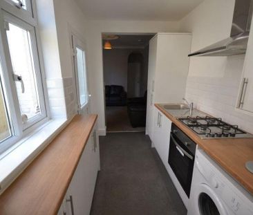 3 bedroom terraced house to rent - Photo 4