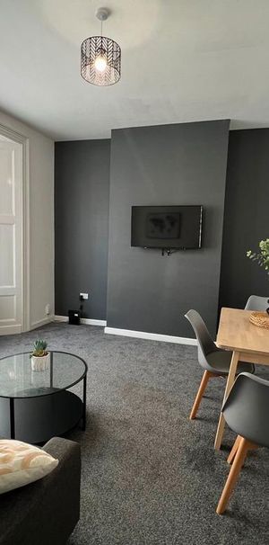 6 bedroom flat share to rent - Photo 1