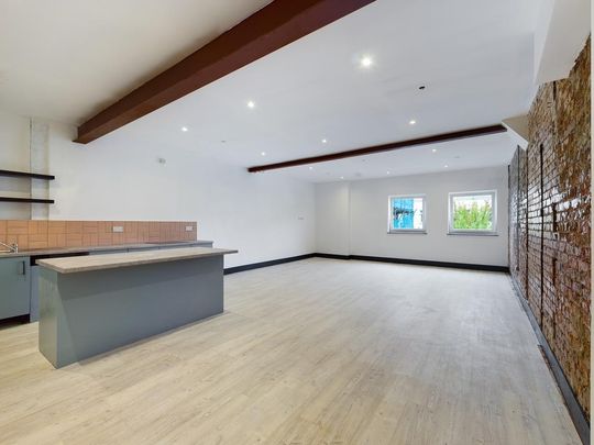 3 bedroom flat to rent - Photo 1