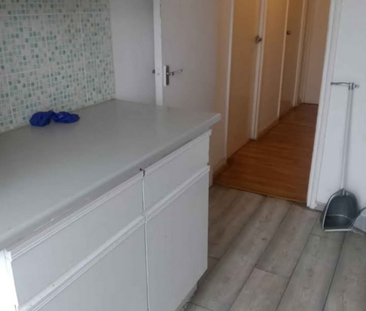 1 bedroom in a flat share to rent - Photo 1