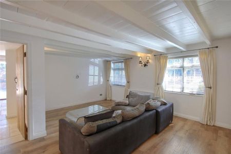 3 bedroom end of terrace house to rent - Photo 2