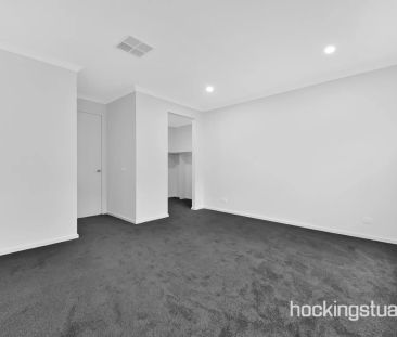 8 Willowleaf Street, Beveridge. - Photo 1