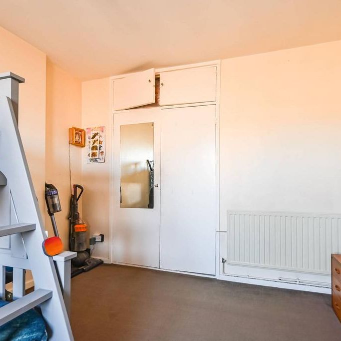 3 bedroom flat to rent - Photo 1