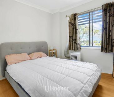 Spacious 2 Bedroom Apartment With 2 Balconies In A Convenient Locat... - Photo 3