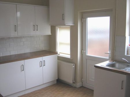 2 bedroom terraced house to rent - Photo 3