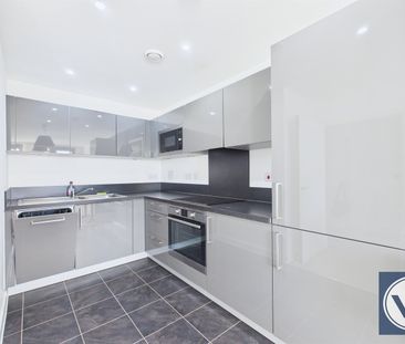 Apartment to Rent: Waterside Heights, Booth Road, E16 - Photo 2