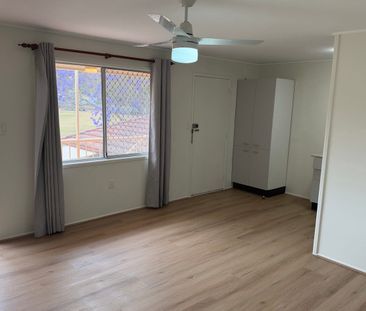 Light & Breezy First-Floor Unit in Quiet Cul-de-Sac - Photo 5