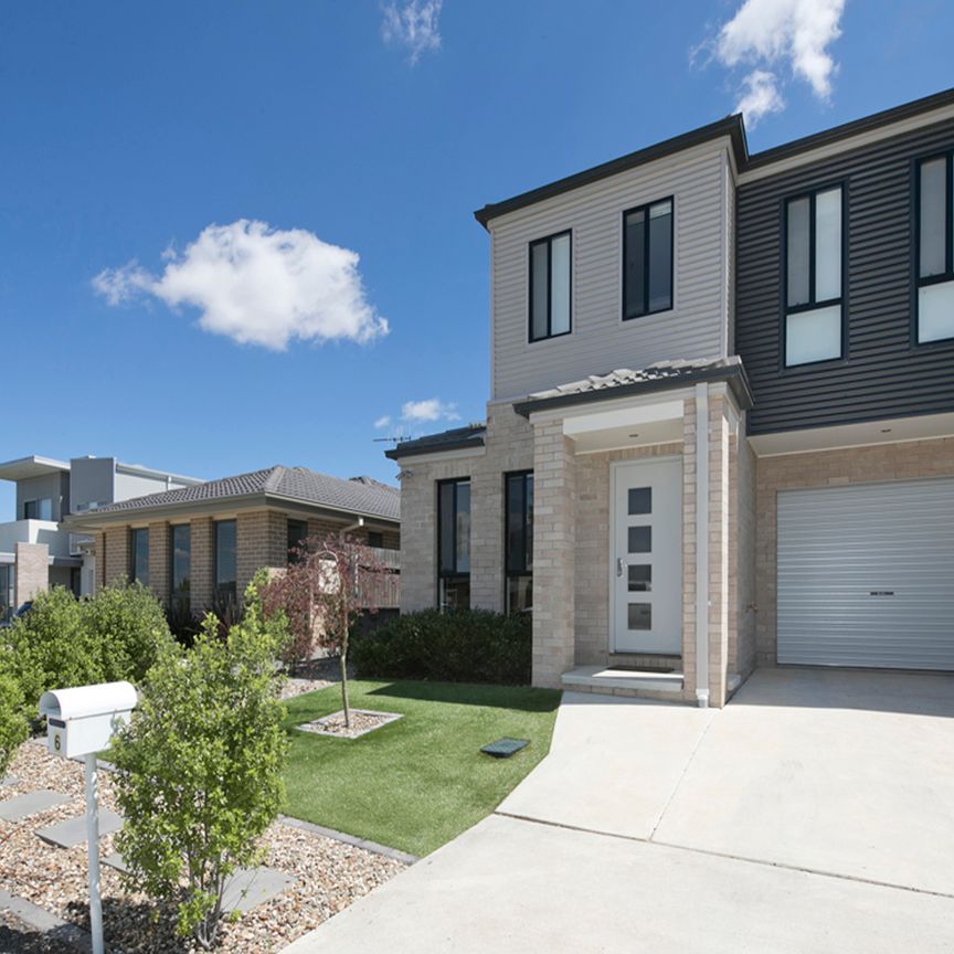 Convenience. Family. Available in the new year. - Photo 1