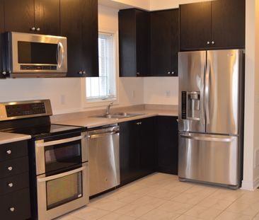 For Lease - 76 Rustle Woods Avenue, Markham, Ontario - Photo 2