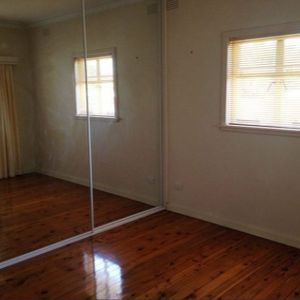 373 Allawah Street, North Albury - Photo 2