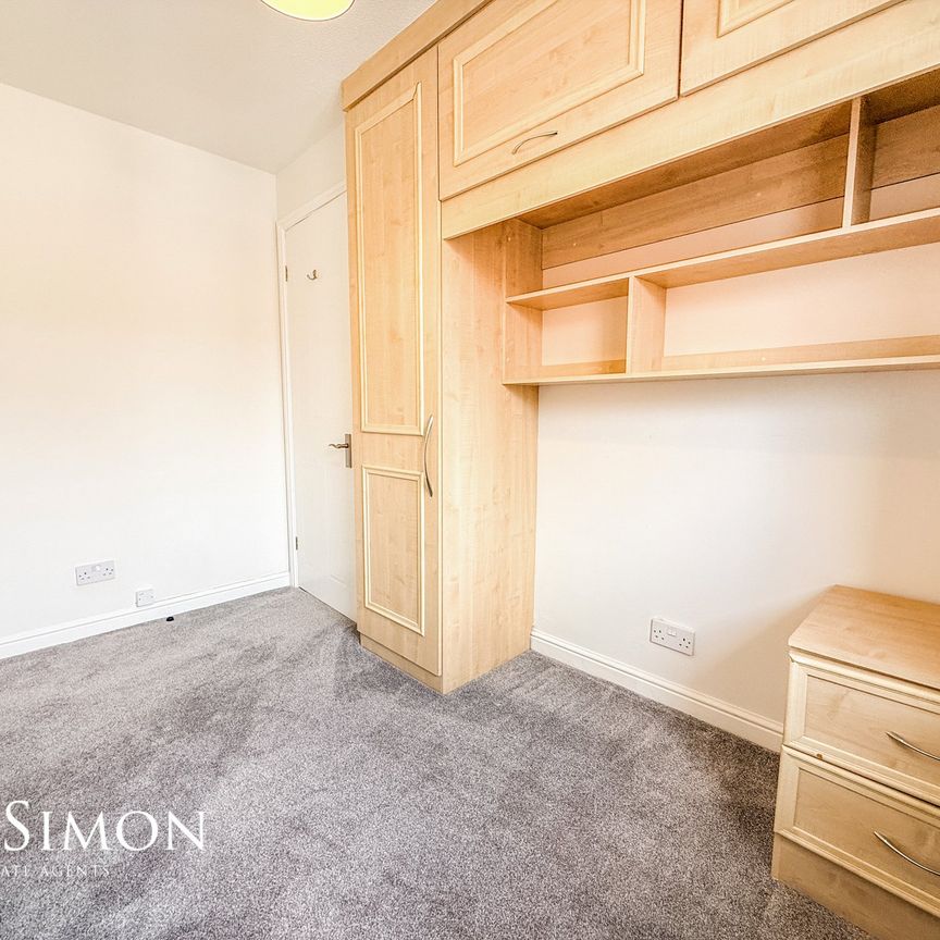 Ripon Hall Avenue, Ramsbottom - Photo 1