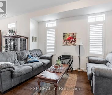 2 ANGELA STREET - Photo 3